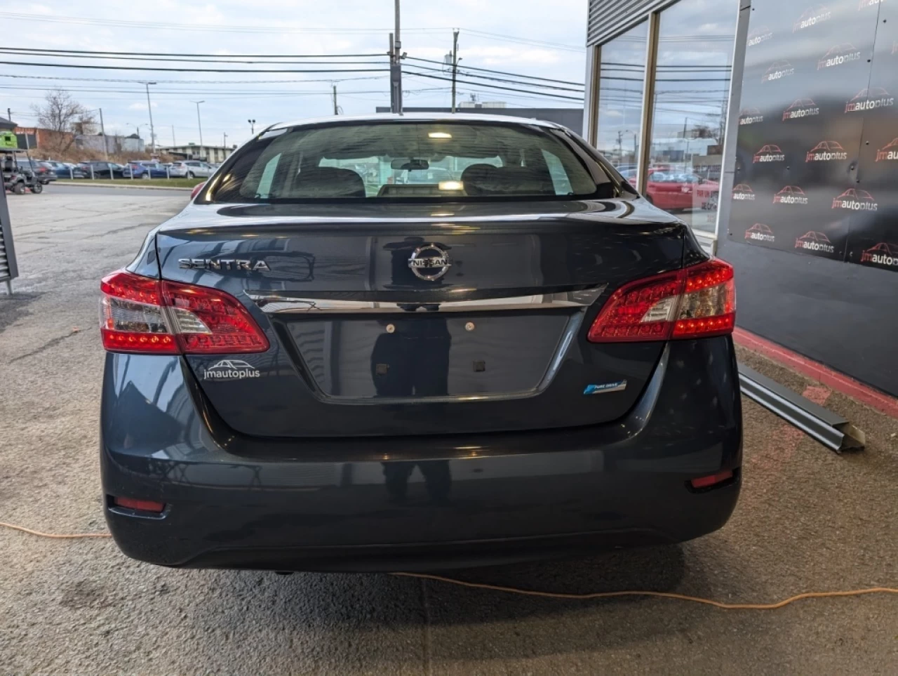 2014 Nissan Sentra S*AUTO*TRÈS BAS KILO*A/C* Main Image