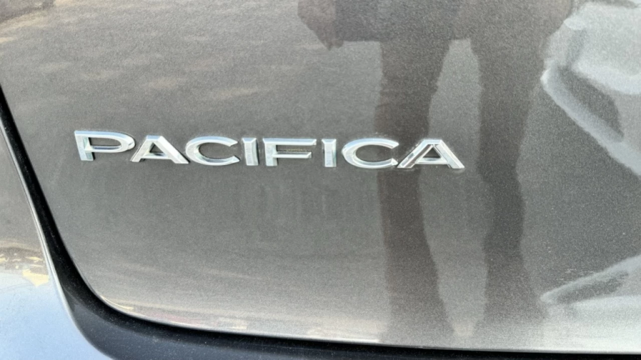 2017 Chrysler Pacifica Touring Main Image