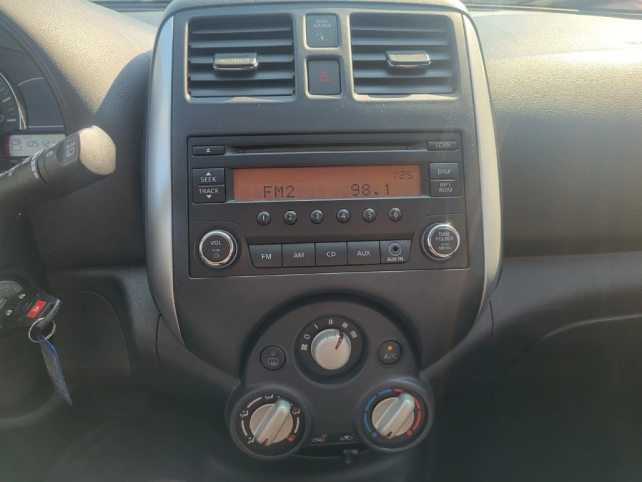 2015 Nissan Micra SV*AUTO*A/C*BAS KILO* Image principale