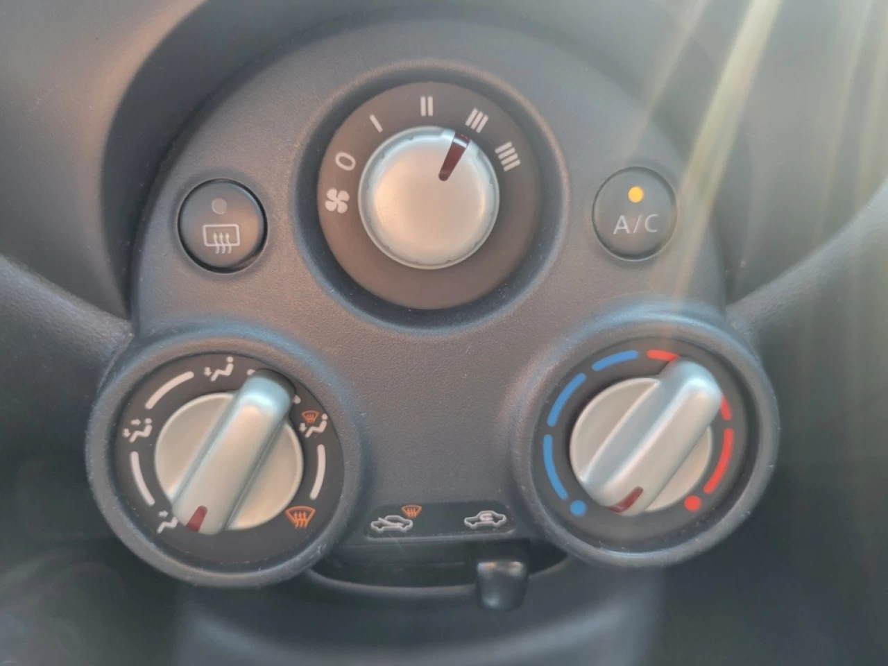 2015 Nissan Micra SV*AUTO*A/C*BAS KILO* Main Image