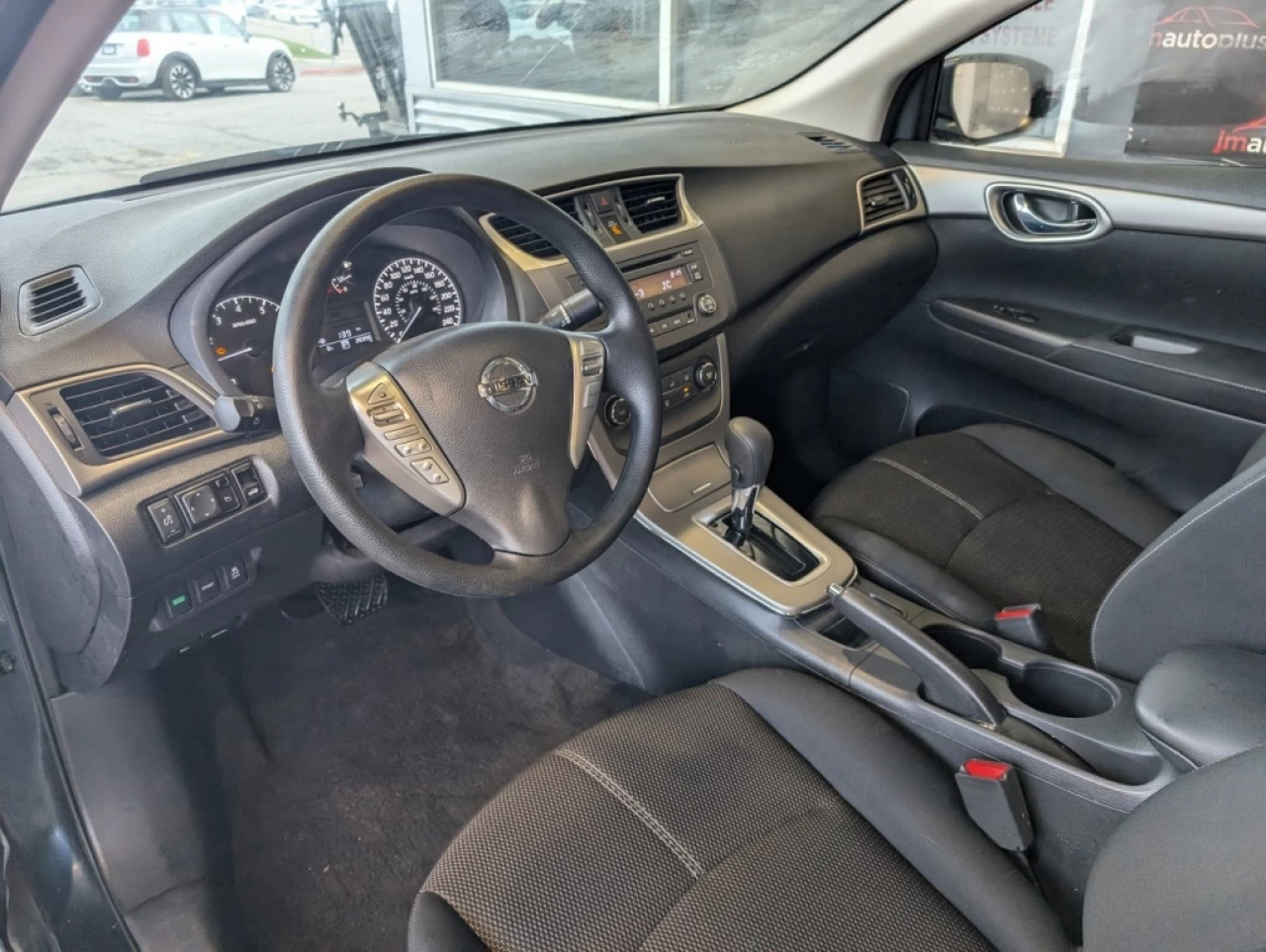 2014 Nissan Sentra S*AUTO*TRÈS BAS KILO*A/C* Main Image