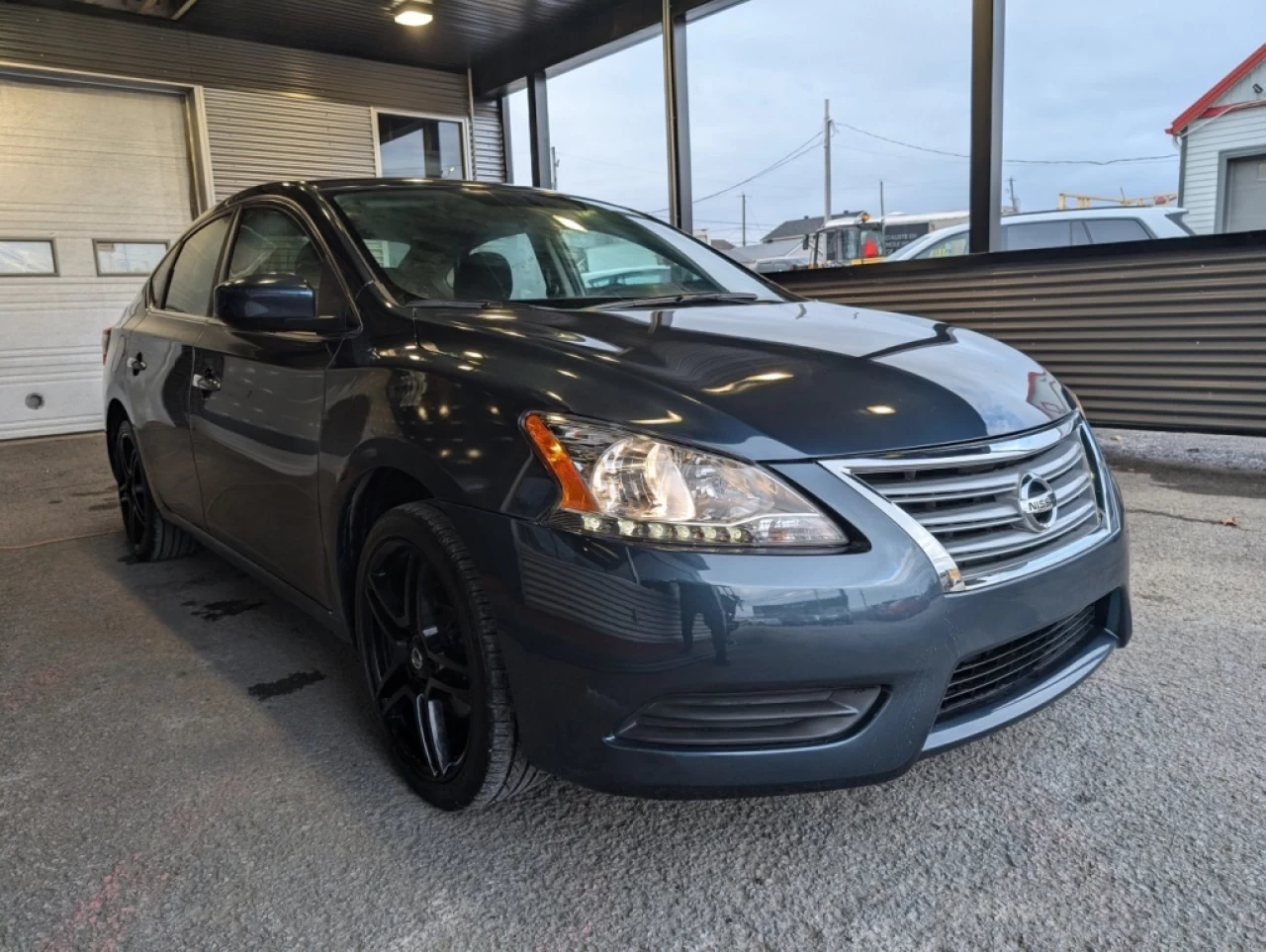 2014 Nissan Sentra S*AUTO*TRÈS BAS KILO*A/C* Main Image