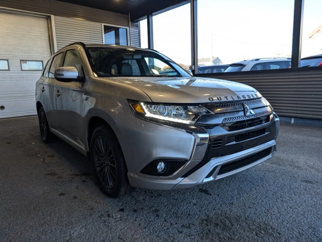 2022 Mitsubishi Outlander PHEV SE*AWD*TOIT*BANCS/VOLANT CHAUFF*CAMÉRA* Main Image