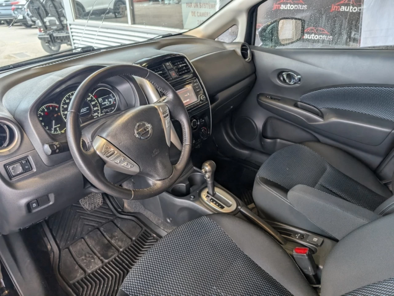 2015 Nissan Versa Note SV*CAMÉRA*AUTO*A/C*BAS KILO* Main Image