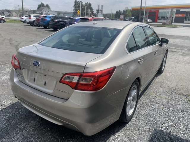 Subaru Legacy 2,5i avec Groupe Limited 2015