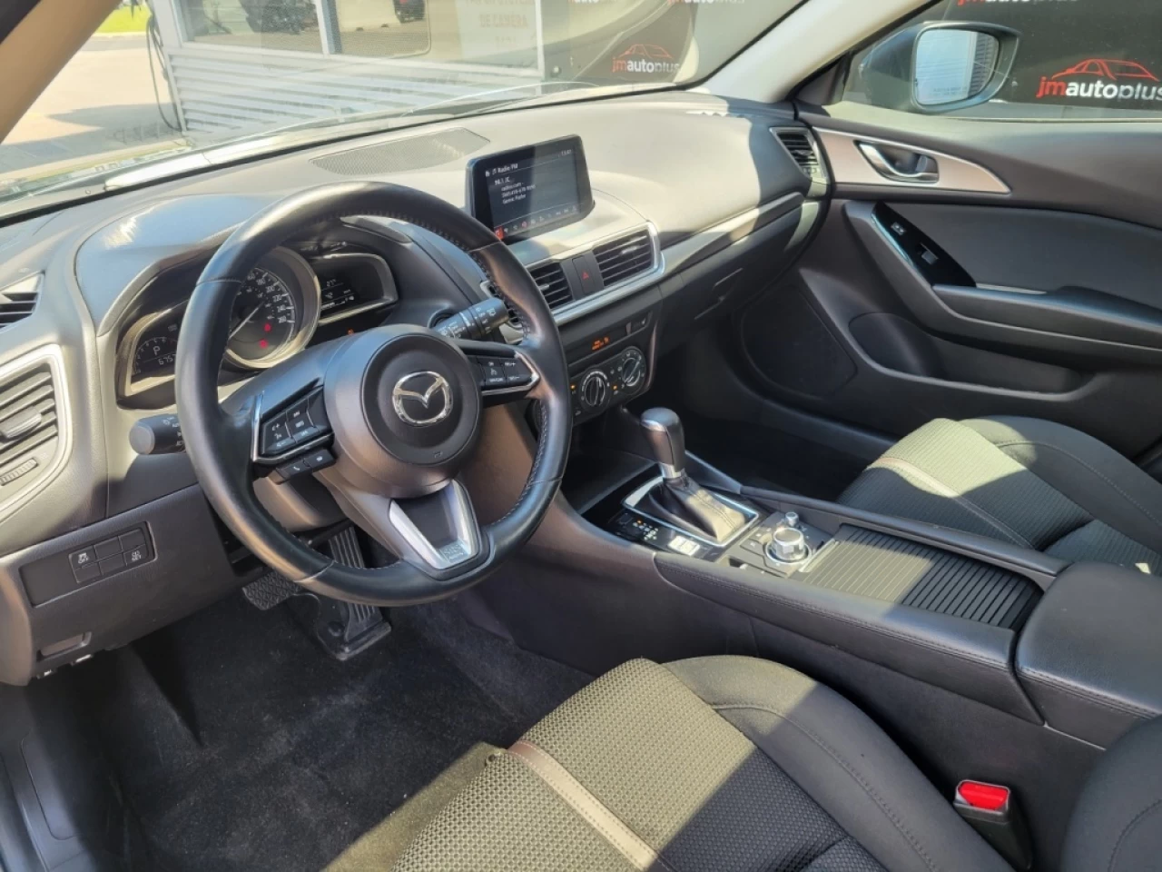 2018 Mazda Mazda3 Sport GS*CAMÉRA*BANCS/VOLANT CHAUFFANTS*A/C*BAS KILO* Image principale