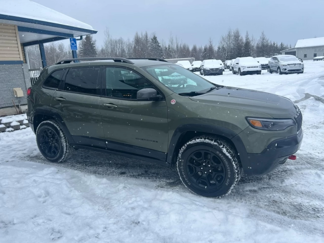 2021 Jeep Cherokee Trailhawk Image principale