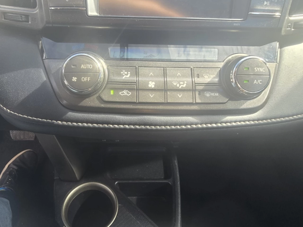 2013 Toyota RAV4 XLE Image principale