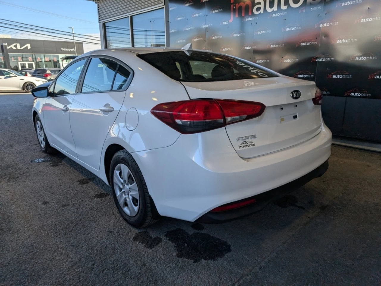 2017 Kia Forte LX*BANCS CHAUFF*BAS KILO* Main Image