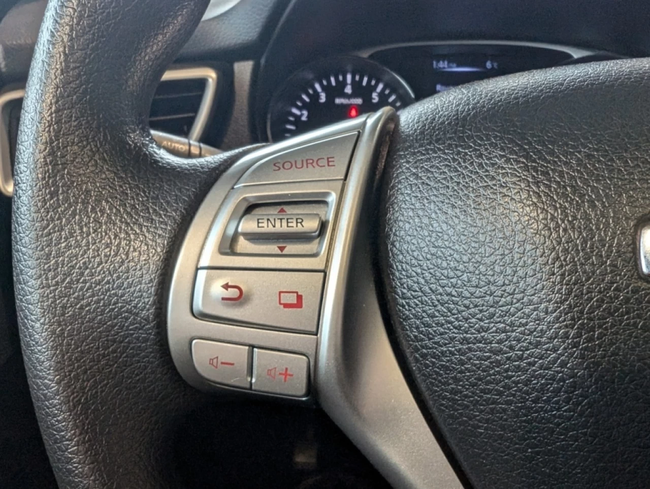 2015 Nissan Rogue SV*AWD*TOIT PANO*BANCS CHAUFF*CAMÉRA* Main Image