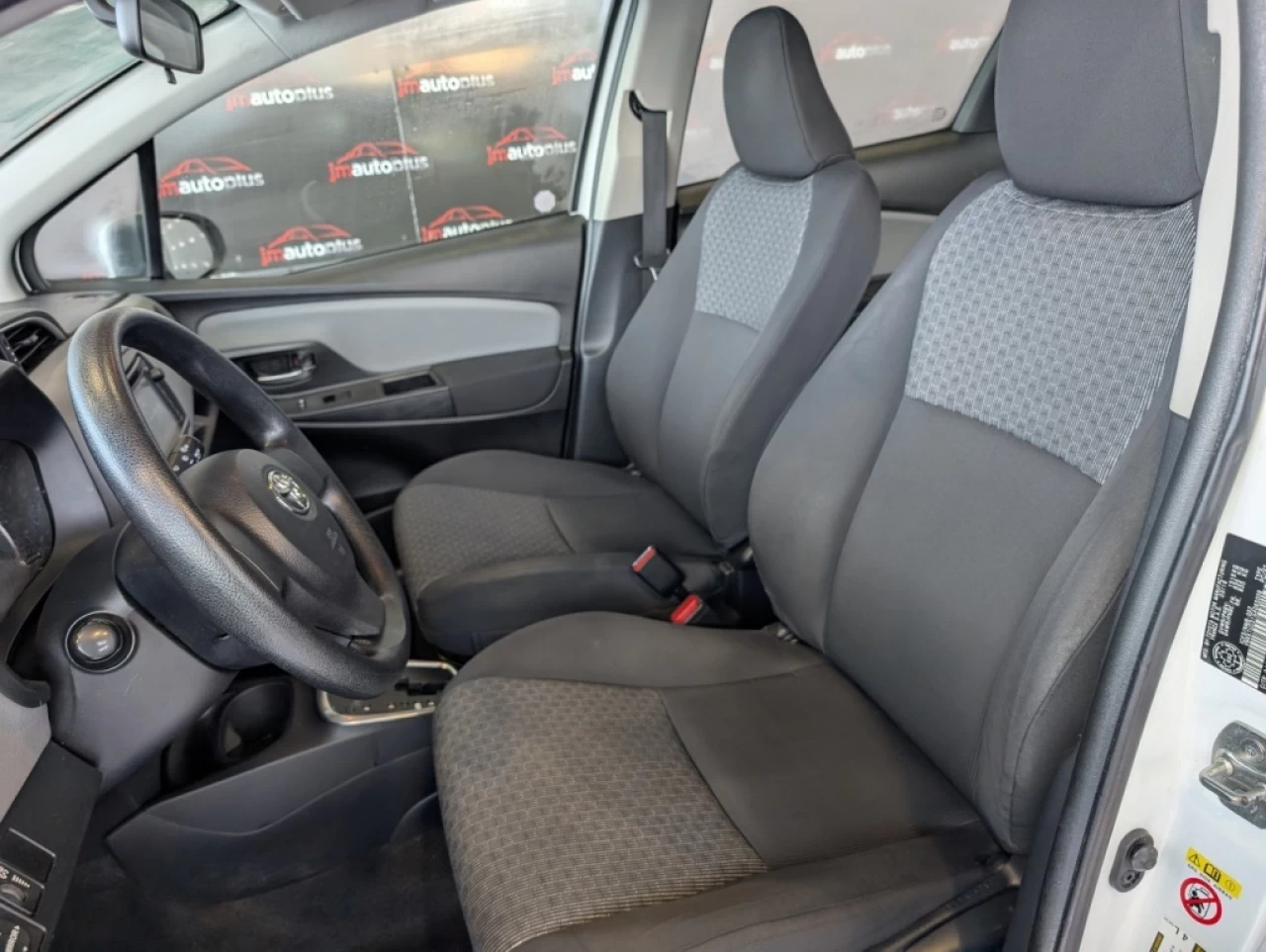 2016 Toyota Yaris LE*AUTO*A/C*BAS KILO* Image principale