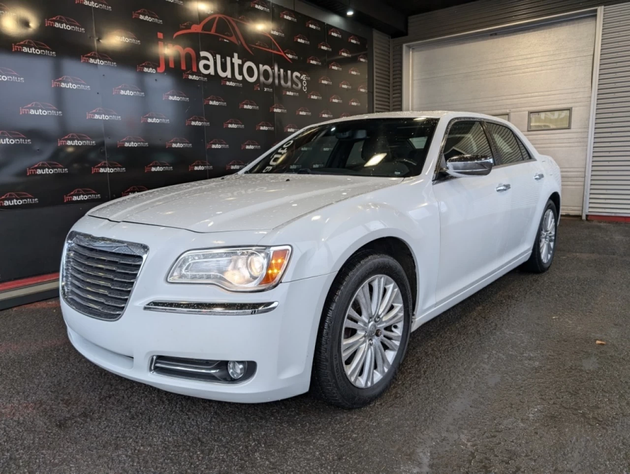 2011 Chrysler 300 300C*V8*AWD*TOIT PANO*CAMÉRA*BANCS CHAUFF AV/ARR*V Image principale