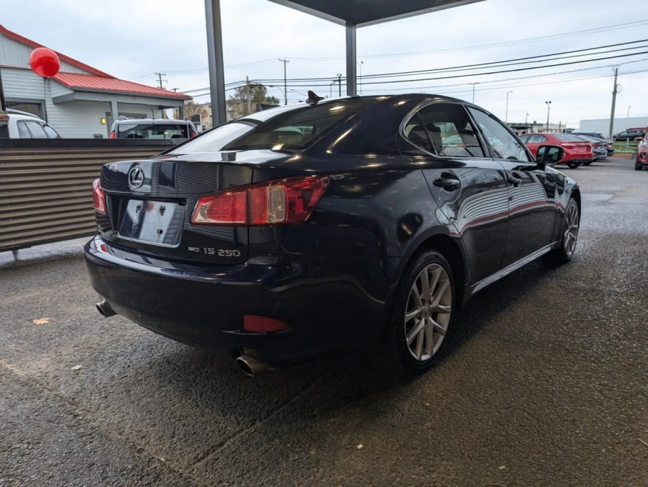 2011 Lexus IS 250 AWD*TOIT*BANCS CHAUFF*BOUTON POUSSOIR* Main Image