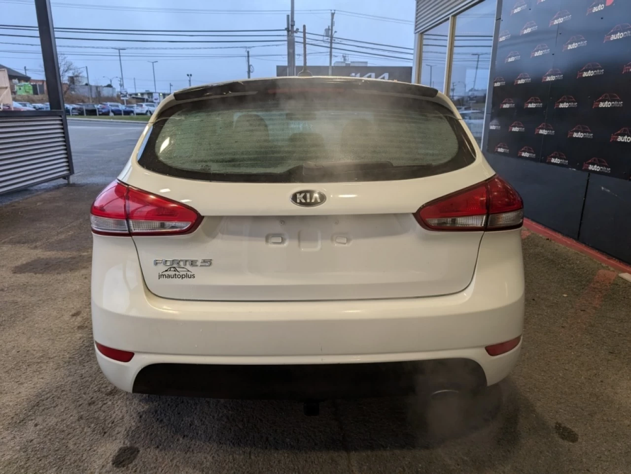 2016 Kia Forte LX+*TOIT*BANCS CHAUFF*AUTO*A/C* Image principale