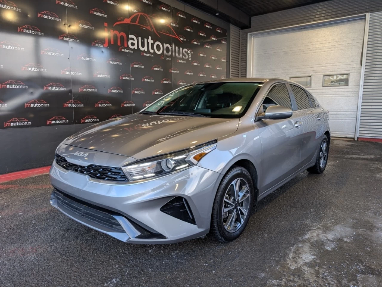 2023 Kia Forte EX*CAMÉRA*BANCS/VOLANT CHAUFF* Main Image