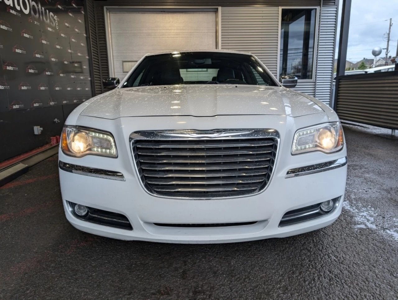 2011 Chrysler 300 300C*V8*AWD*TOIT PANO*CAMÉRA*BANCS CHAUFF AV/ARR*V Image principale