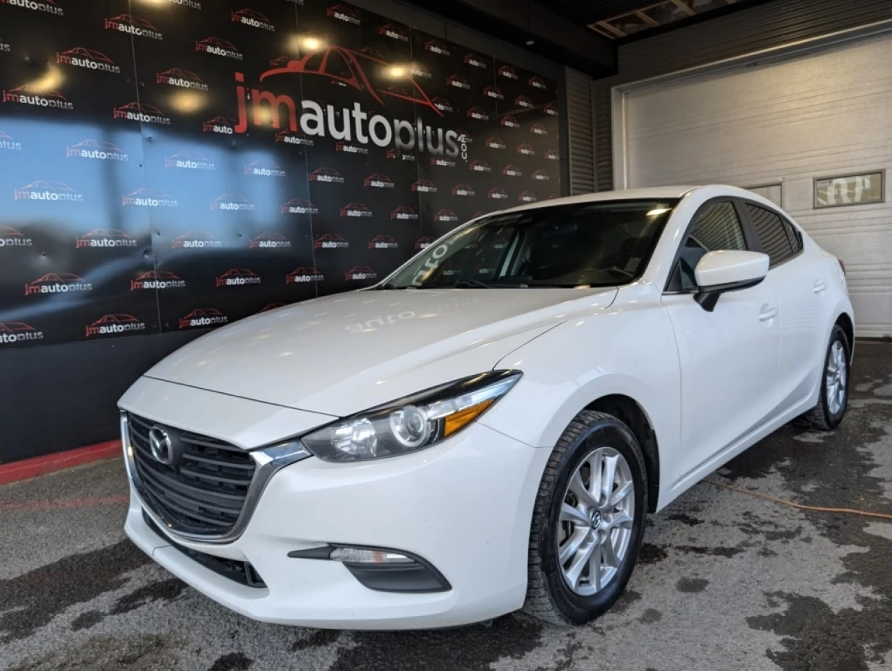 2017 Mazda Mazda3 GS*CAMÉRA*BANCS/VOLANT CHAUFF* Image principale