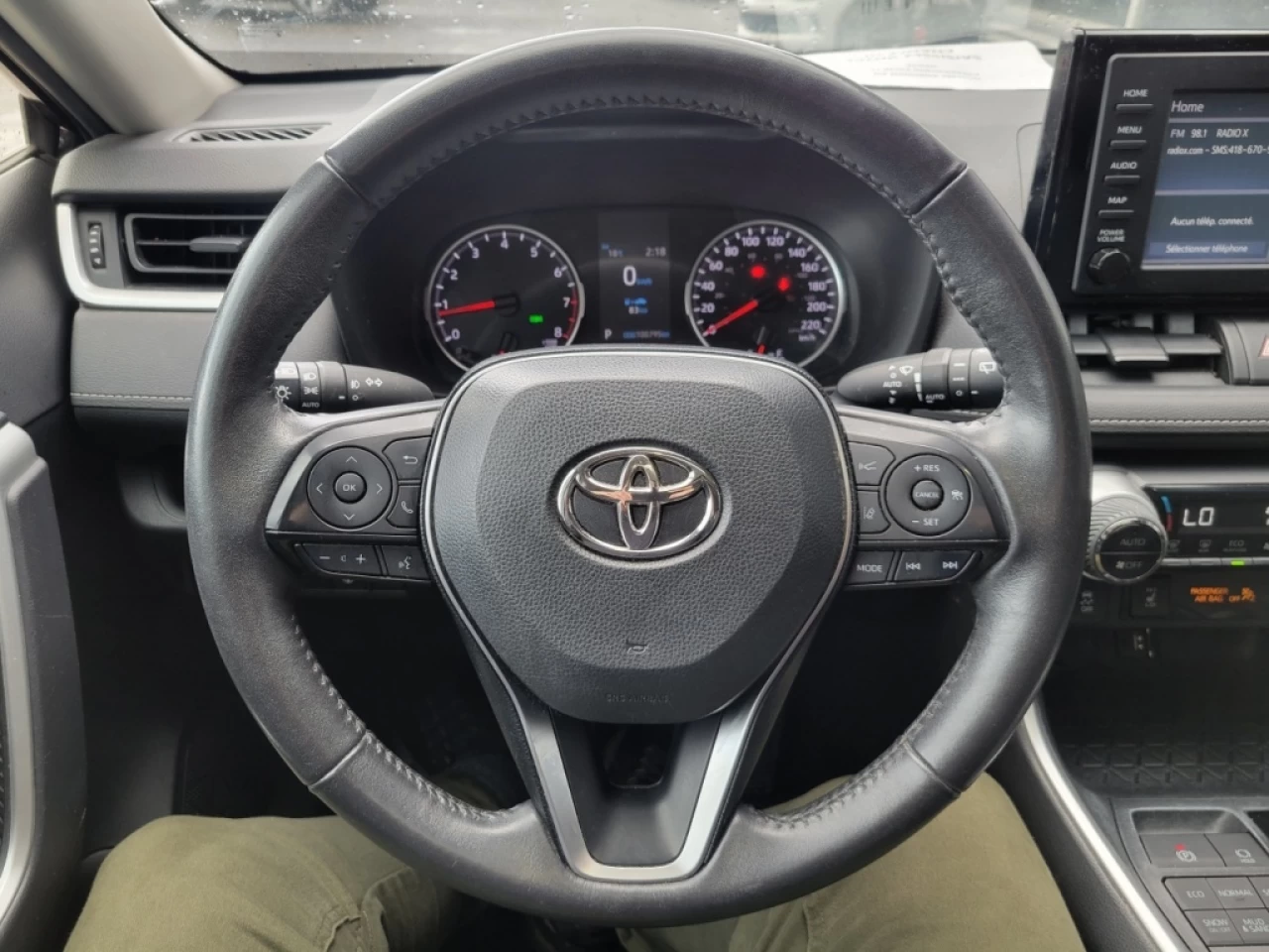 2019 Toyota RAV4 XLE*AWD*TOIT*CAMÉRA*BANCS CHAUFF* Main Image