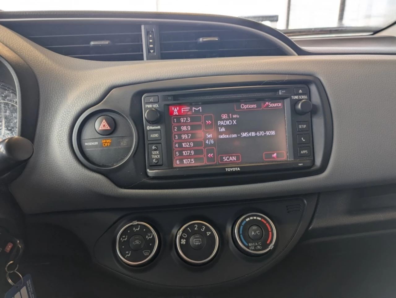 2016 Toyota Yaris LE*AUTO*A/C*BAS KILO* Image principale