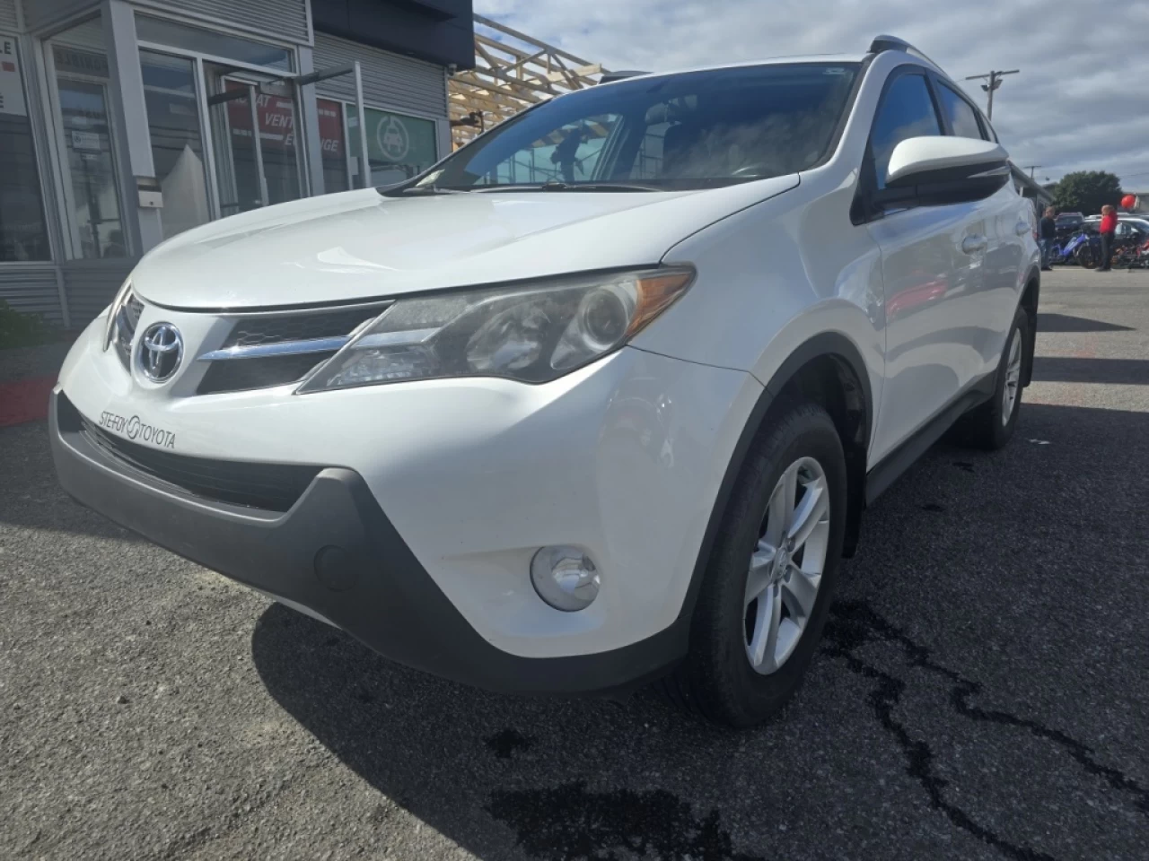 2013 Toyota RAV4 XLE Image principale